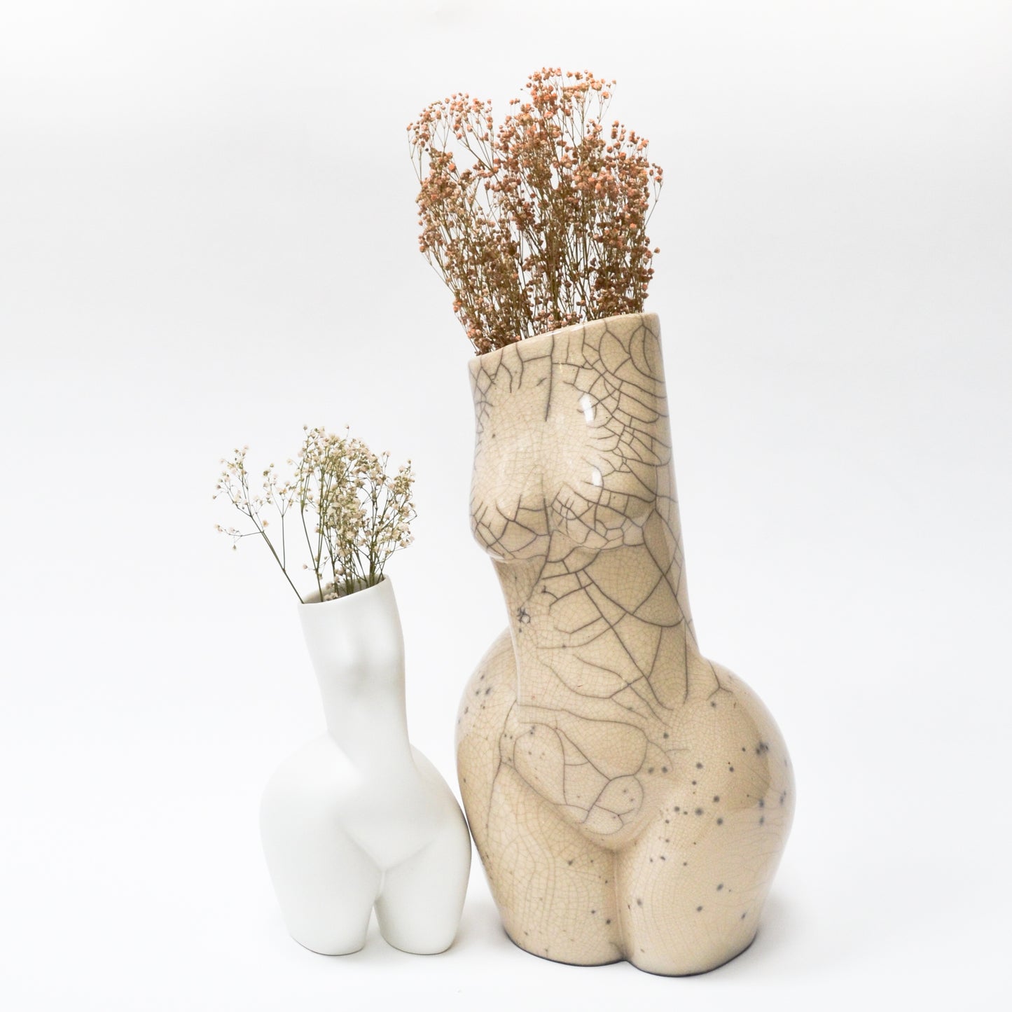 WOMAN VASE »MARLENE« RAKU SAND