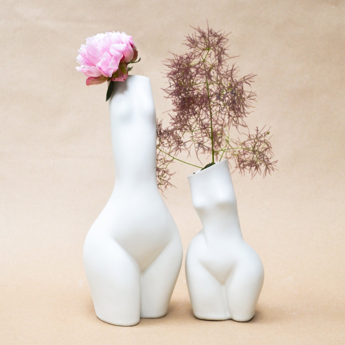 WOMAN VASE »HERBERTINE« WHITE