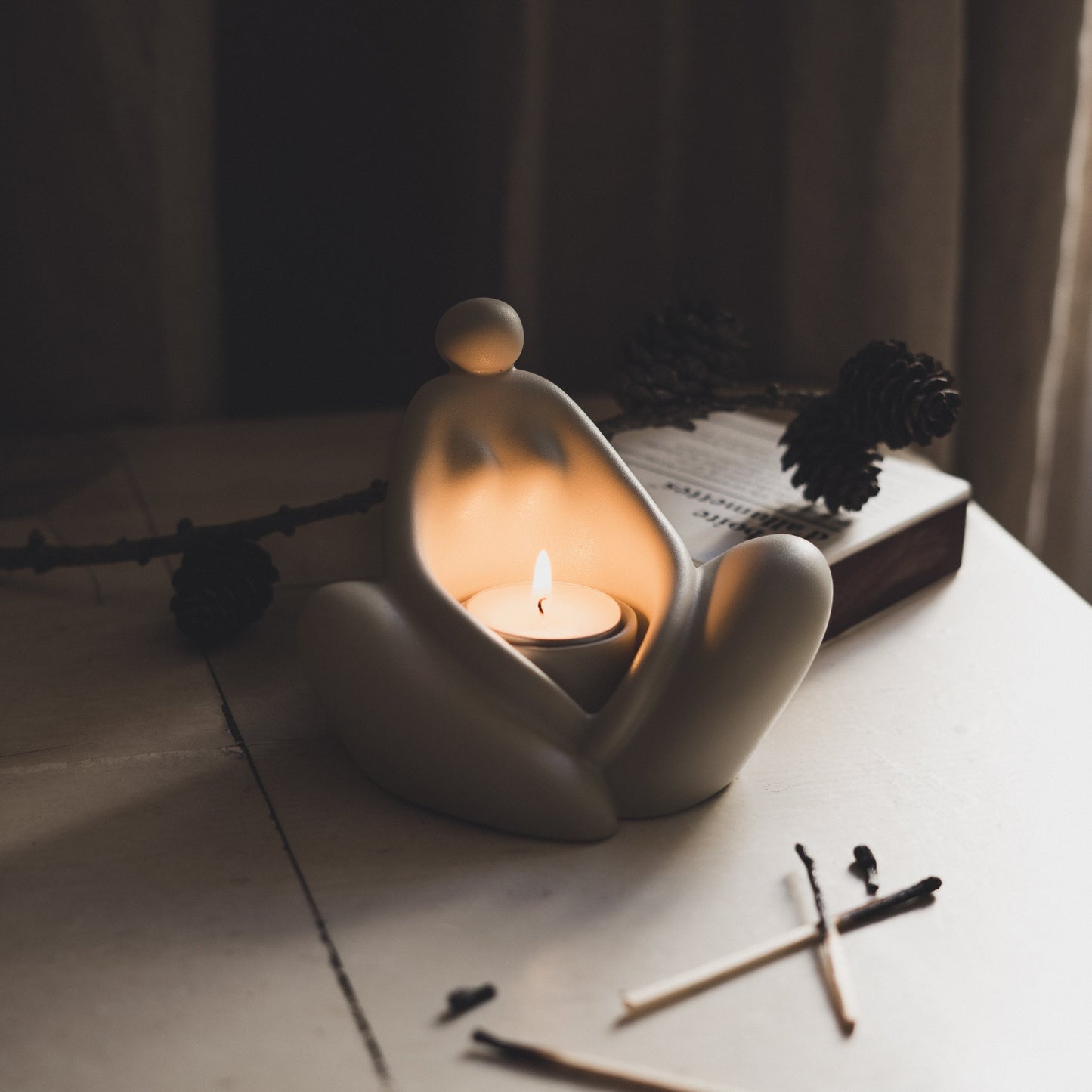 WOMAN CANDLEHOLDER »SELINA« WHITE