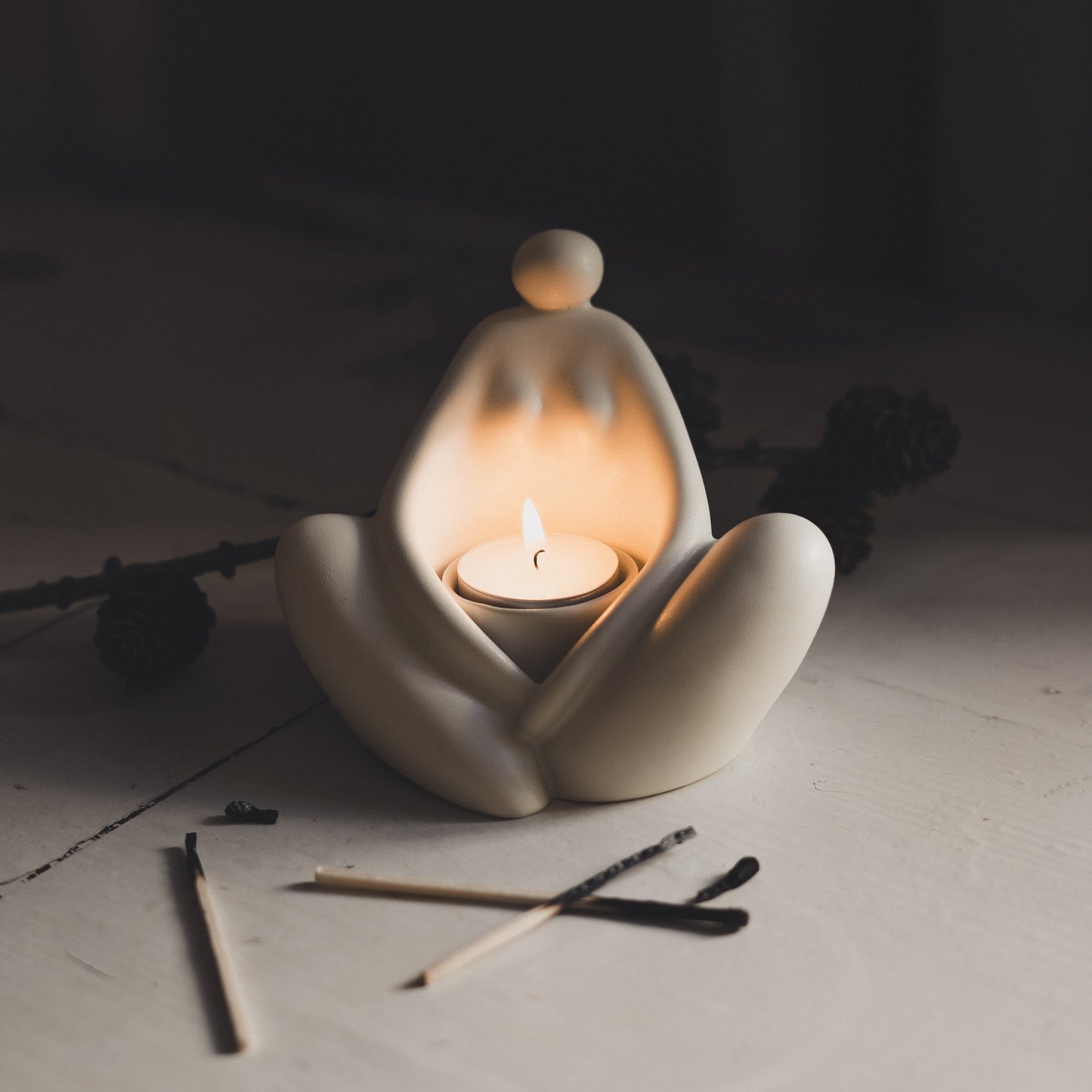 WOMAN CANDLEHOLDER »SELINA« WHITE