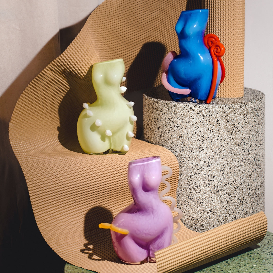 WOMAN VASE »FUTURA WAVE«