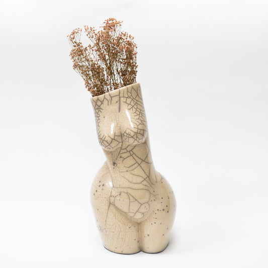 WOMAN VASE »MARLENE« RAKU SAND